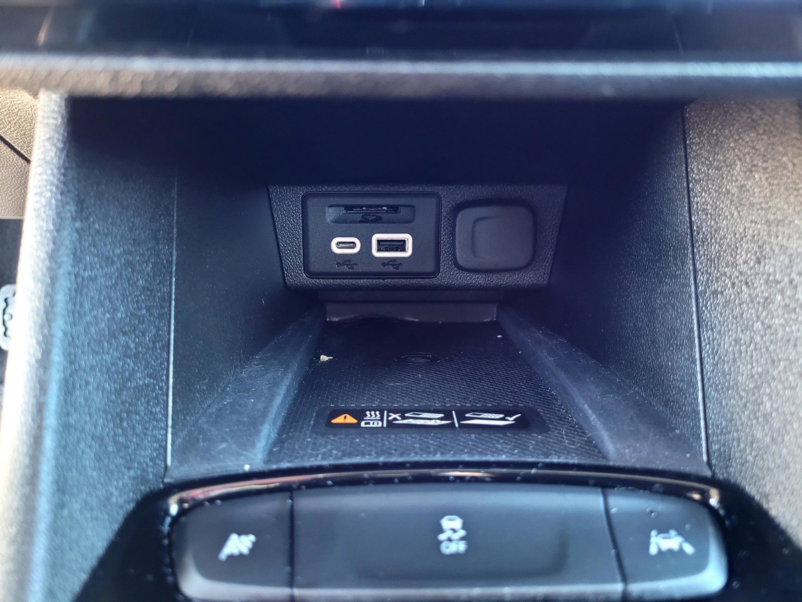 Used 2023 Chevrolet Bolt LT w/ Infotainment Package image 16