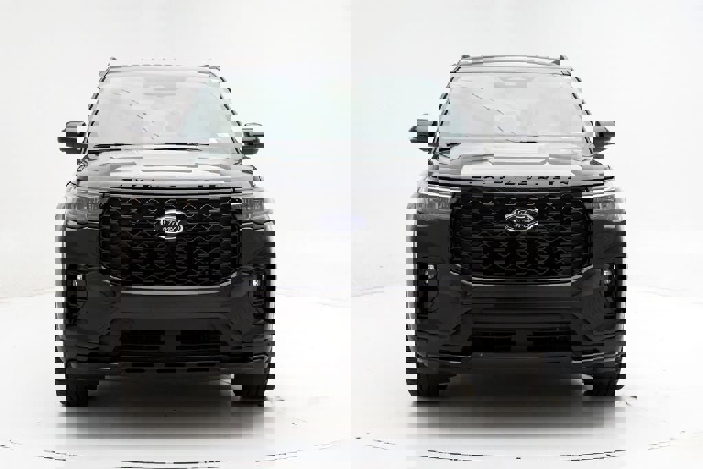 Used 2025 Ford Explorer ST-Line w/ ST-Line Street Pack image 4