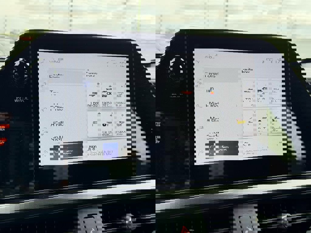 Used 2023 Lexus UX 250h FWD w/ Premium Package image 31