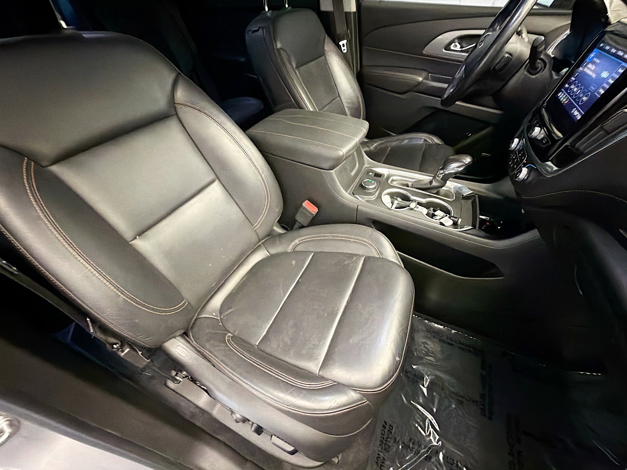 Used 2021 Chevrolet Traverse RS FWD image 16