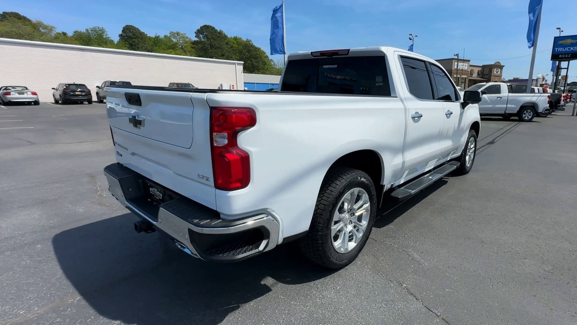Used 2025 Chevrolet Silverado 1500 LTZ w/ LTZ Premium Package AWD/4WD image 8