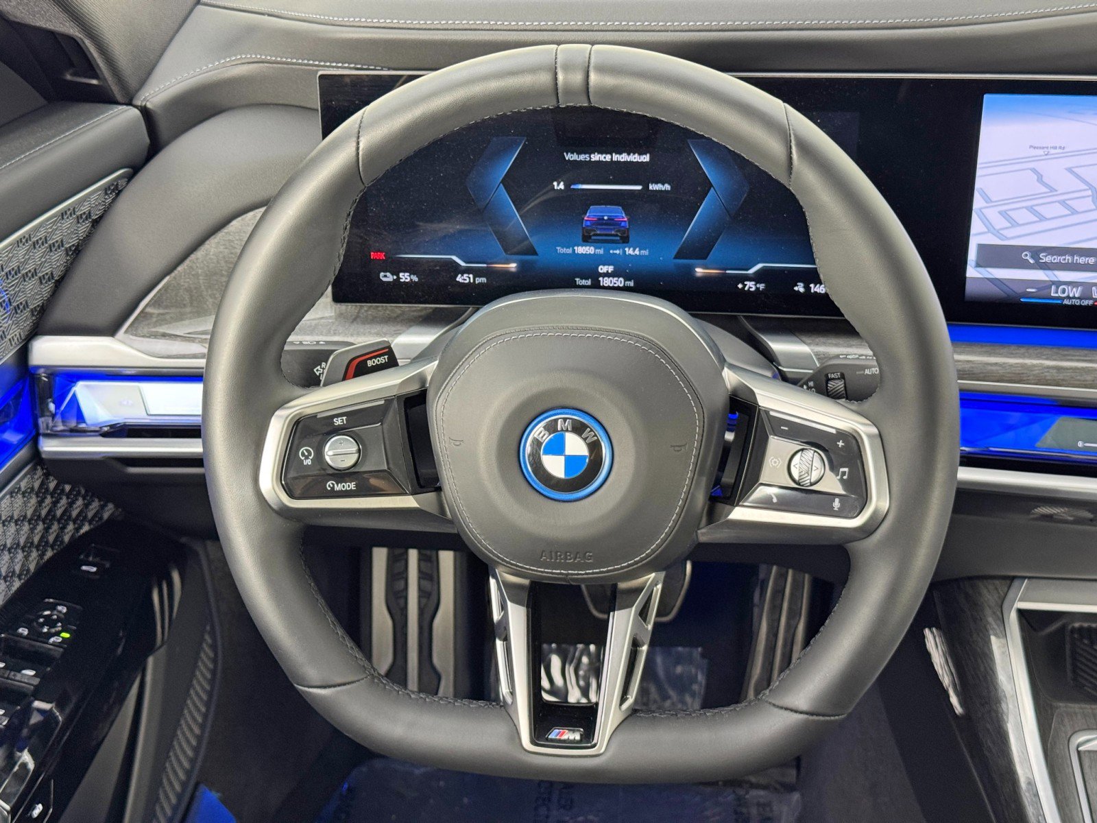 Used 2024 BMW i7 xDrive60 w/ Executive Package image 21