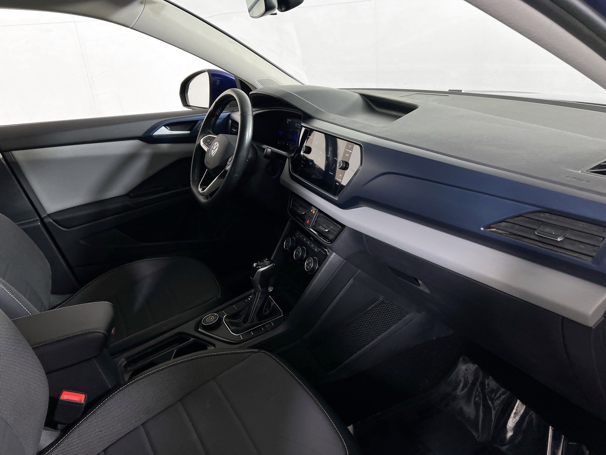 Used 2023 Volkswagen Taos SE image 28