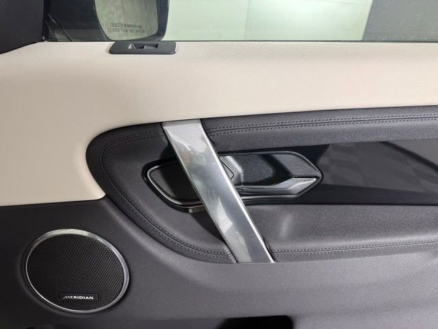 New 2025 Land Rover Discovery Sport S image 32