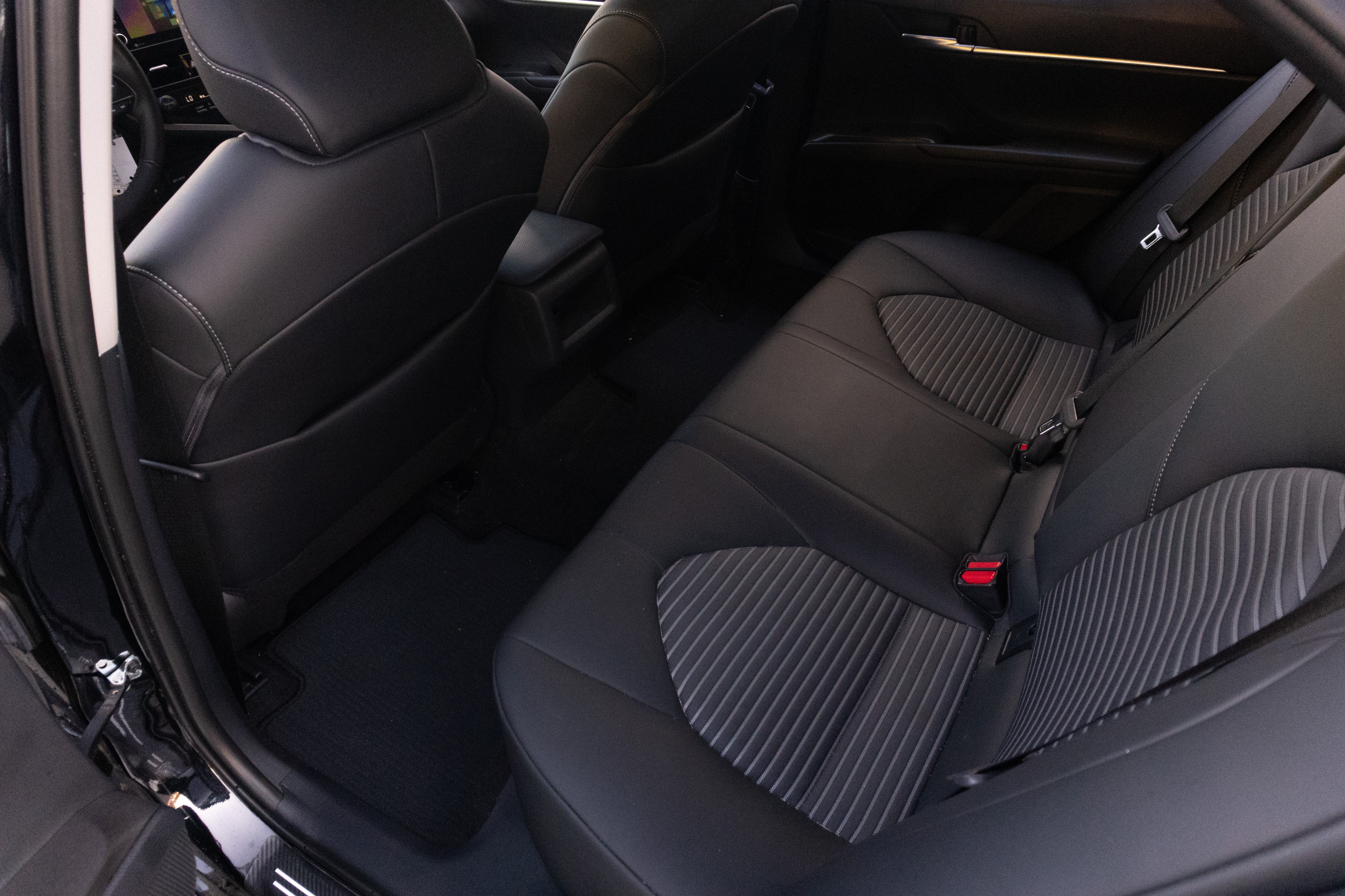 Used 2024 Toyota Camry SE FWD image 31