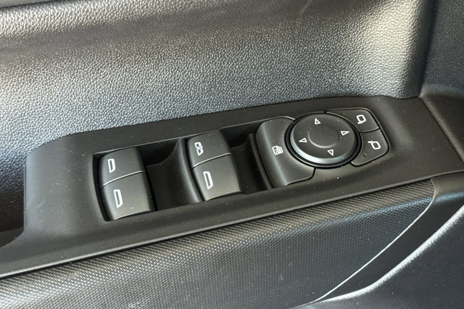 Used 2025 Chevrolet Silverado 1500 W/T w/ WT Value Package image 15