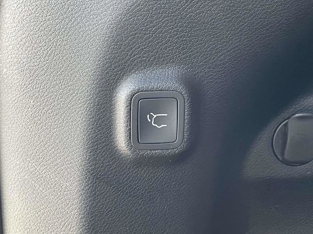 Used 2023 Jeep Cherokee Altitude Lux w/ Lux Elite Package image 11