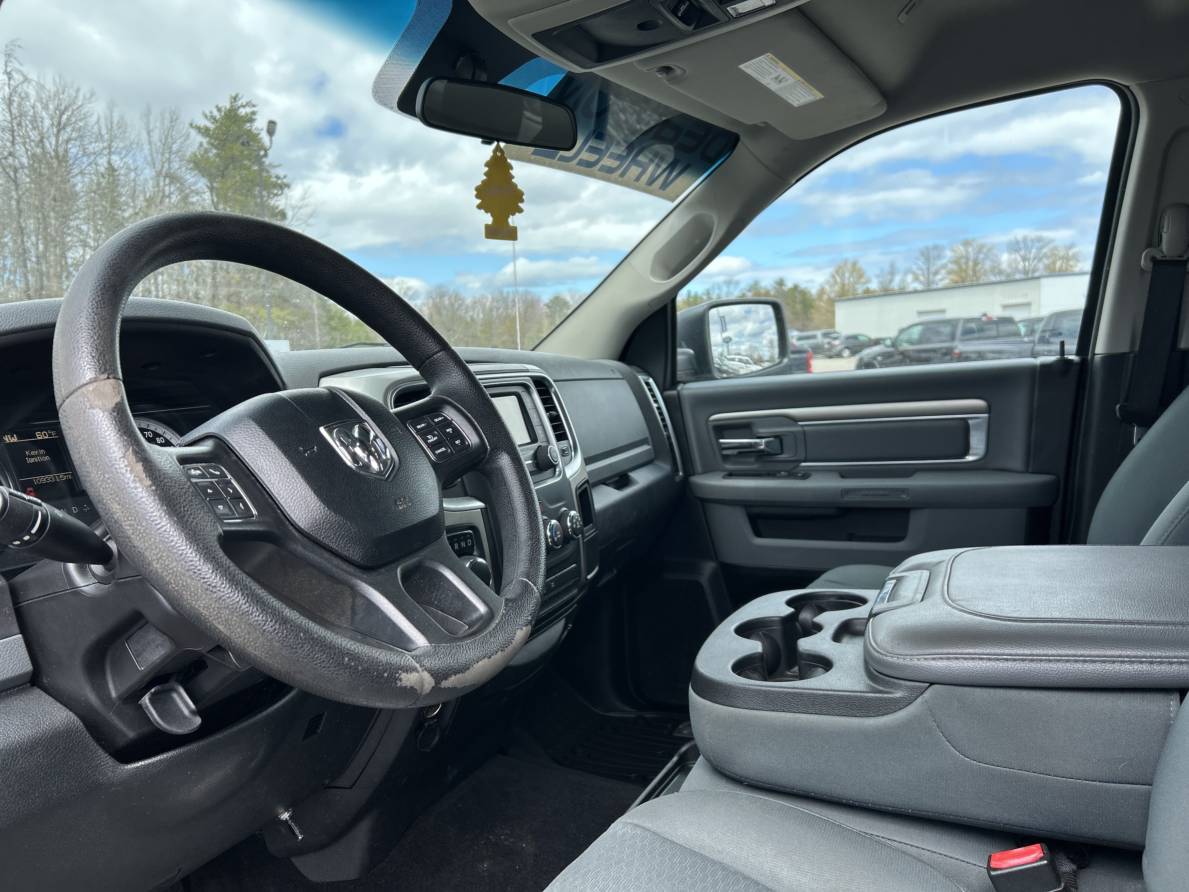 Used 2017 RAM 1500 Classic SLT AWD/4WD image 14