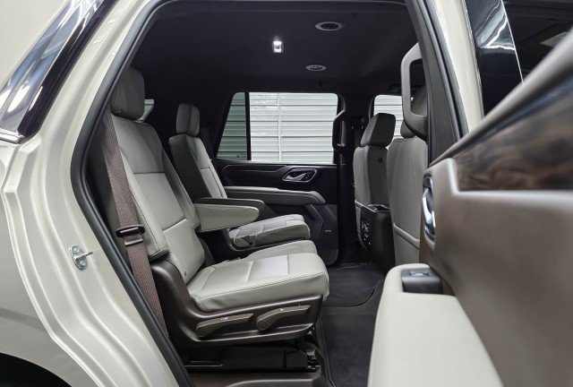 Used 2022 Chevrolet Tahoe LT w/ Luxury Package AWD/4WD image 17