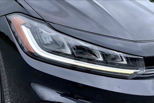 Used 2025 Volkswagen Jetta SE FWD image 29