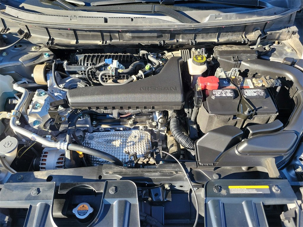 Used 2018 Nissan Rogue SV w/ Premium Package image 27