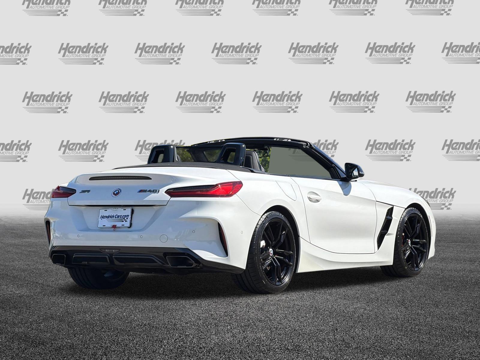 Used 2022 BMW Z4 M40i w/ Premium Package image 5