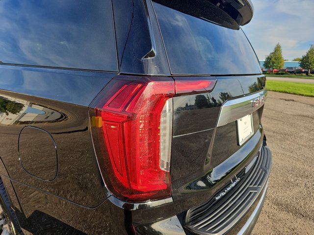 Used 2021 GMC Yukon XL Denali w/ Denali Premium Package image 36