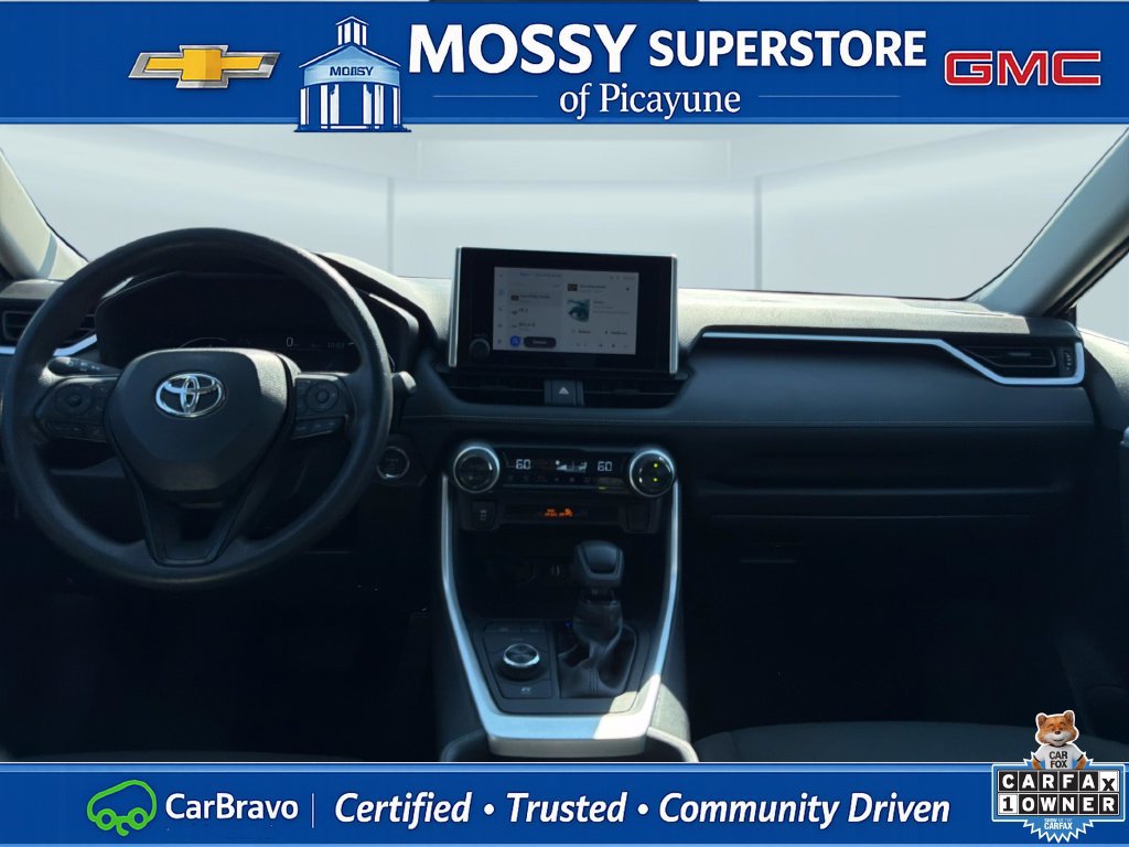 Used 2025 Toyota RAV4 XLE AWD/4WD image 14