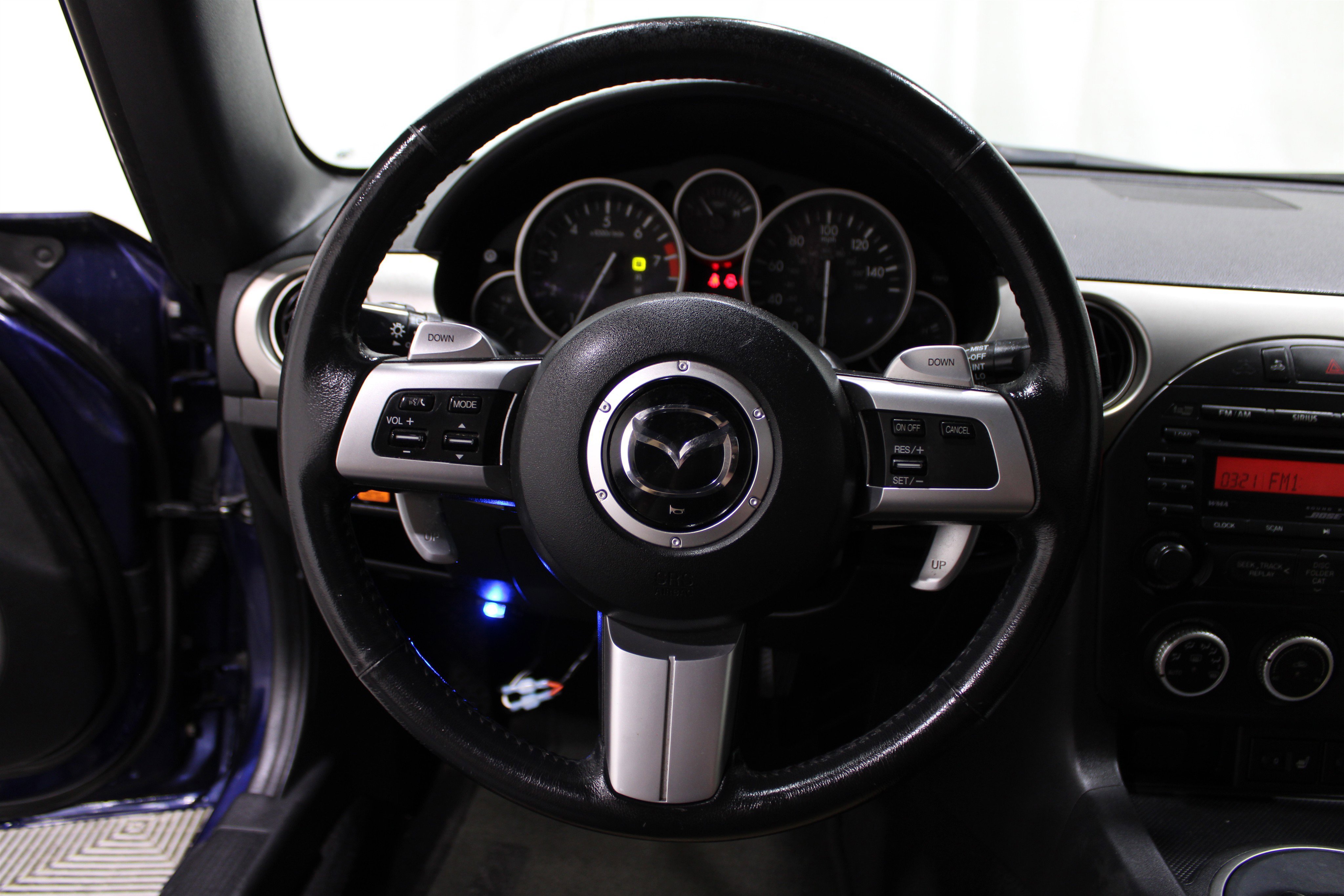 Used 2010 MAZDA MX-5 Miata Grand Touring w/ Premium Pkg image 9