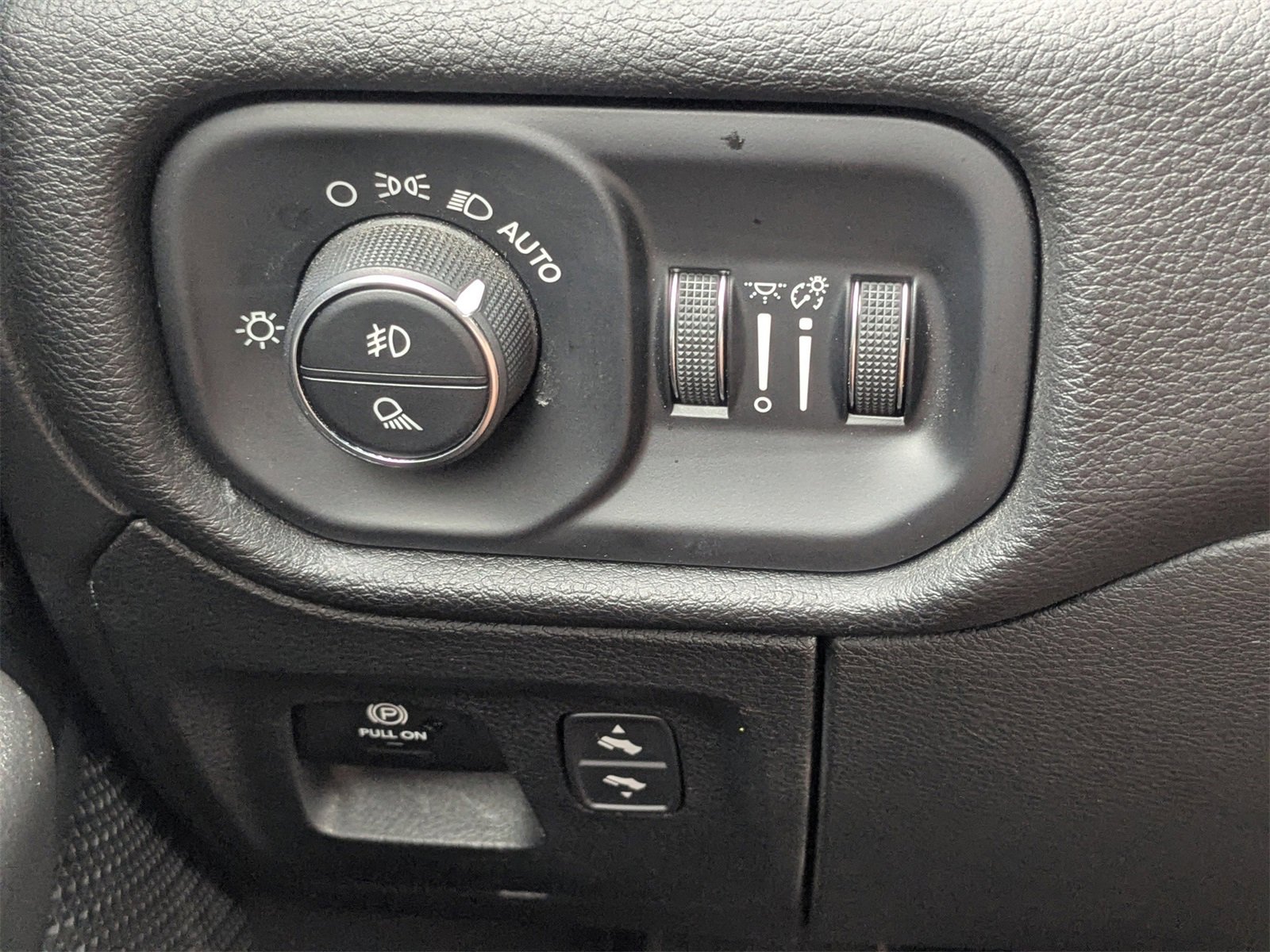 Used 2025 RAM 1500 Big Horn image 27