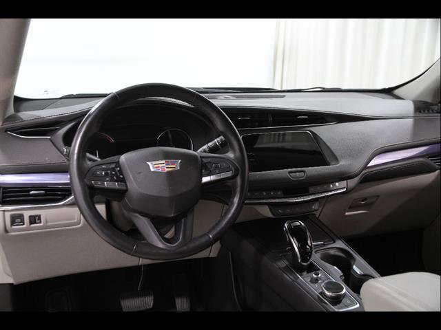 Certified 2023 Cadillac XT4 Luxury w/ Cold Weather Package image 6