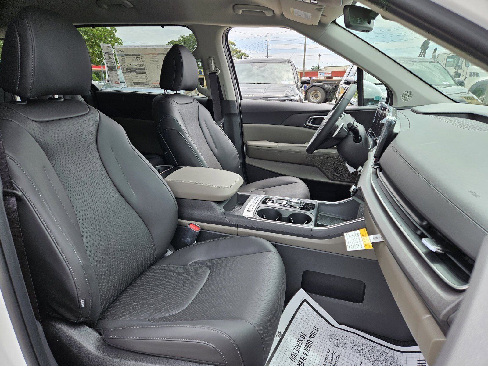 New 2026 Kia Carnival EX FWD image 12