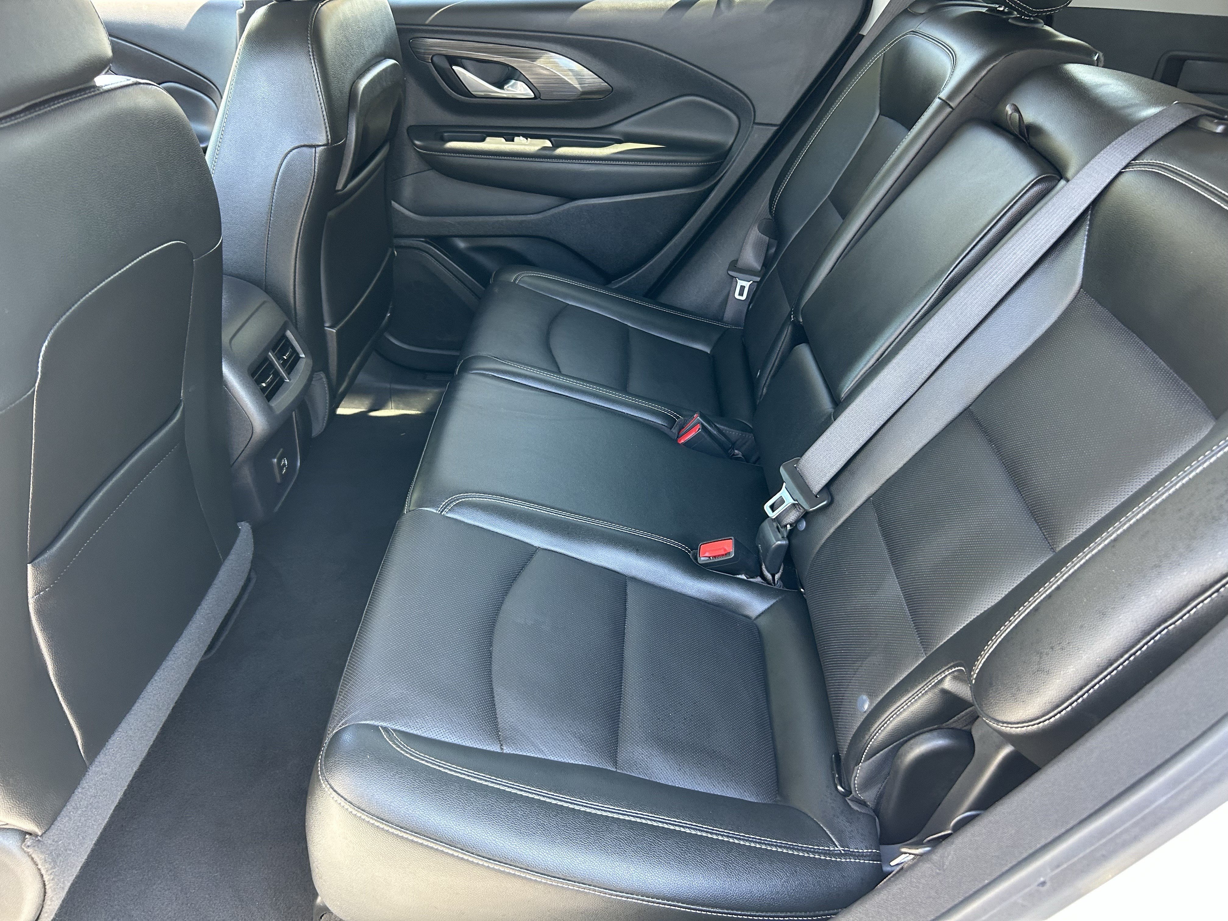 Used 2024 GMC Terrain SLT AWD/4WD image 15