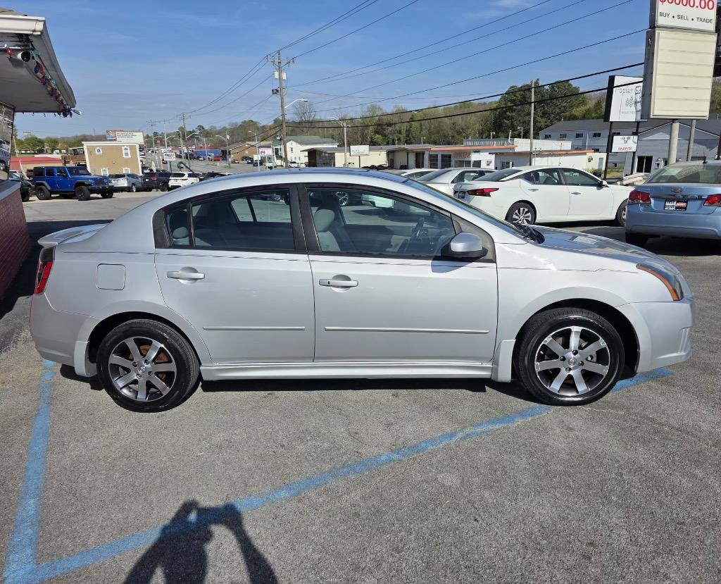 Used 2012 Nissan Sentra 2.0 SR w/ Special Edition Pkg FWD image 5