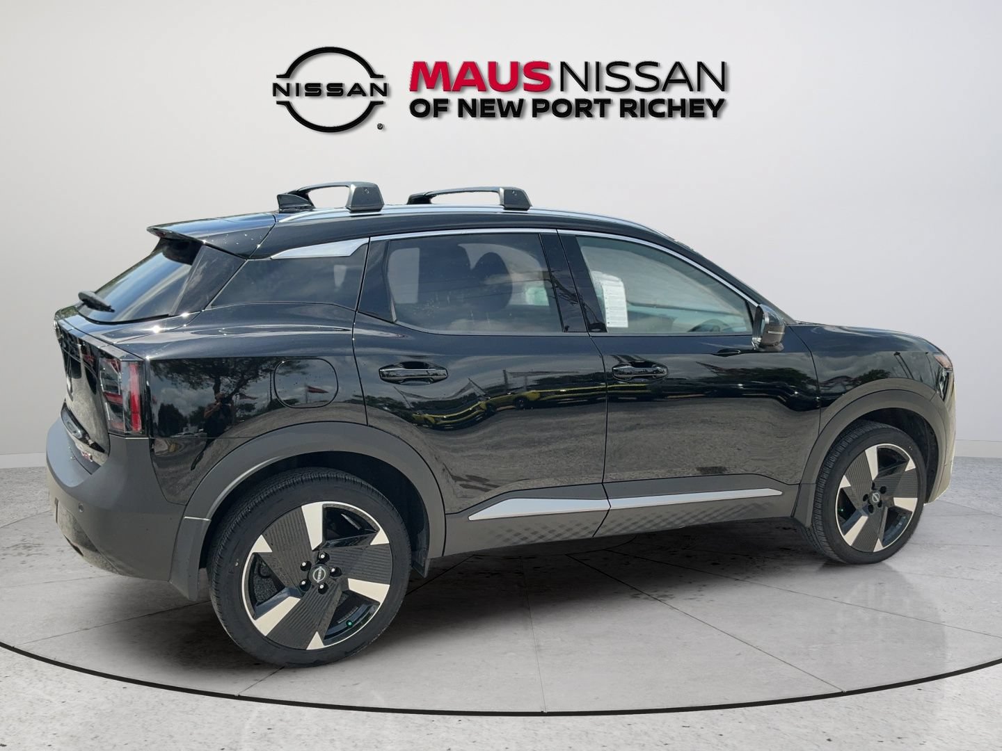 Certified 2025 Nissan Kicks SR FWD image 11
