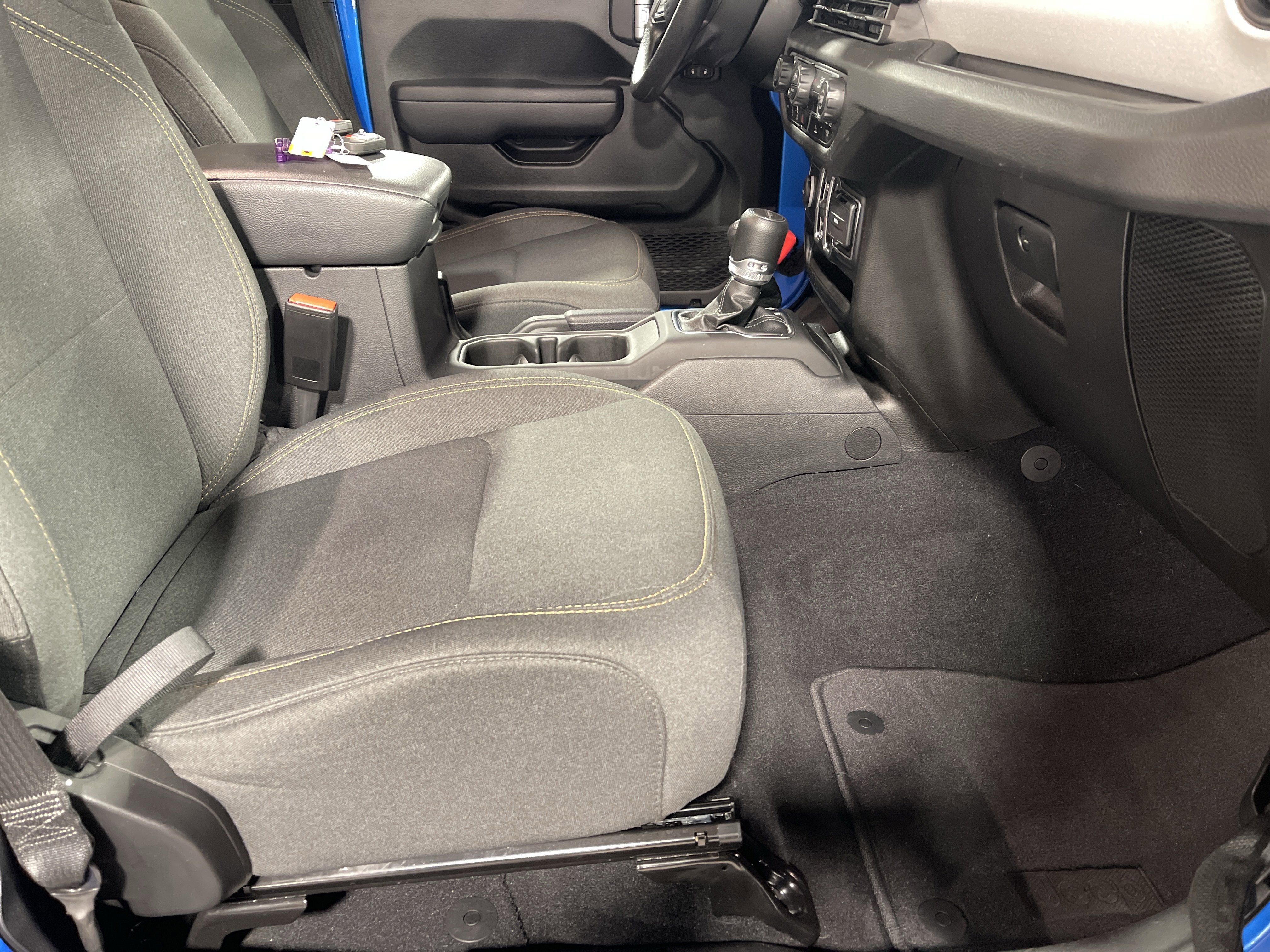 Used 2024 Jeep Gladiator Sport image 13