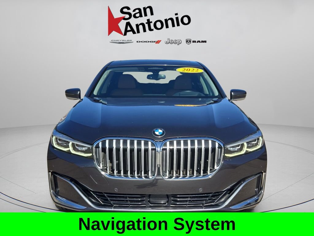Used 2022 BMW 750i xDrive image 3