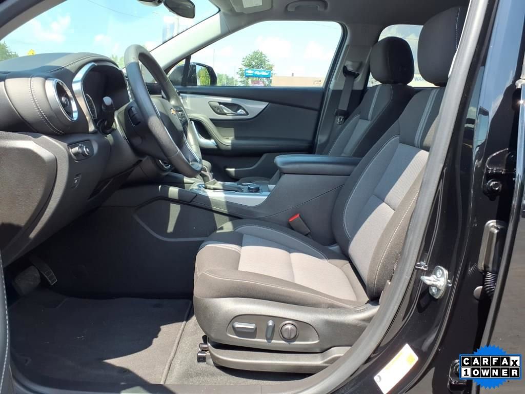 Used 2025 Chevrolet Blazer LT FWD image 11