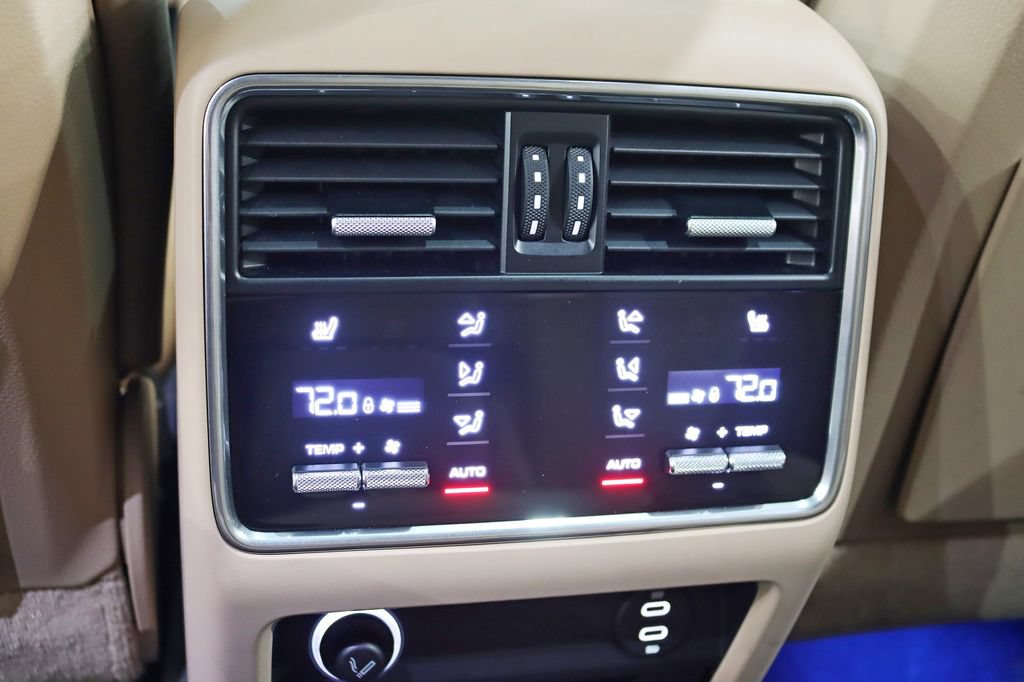 Used 2023 Porsche Cayenne S AWD/4WD image 27