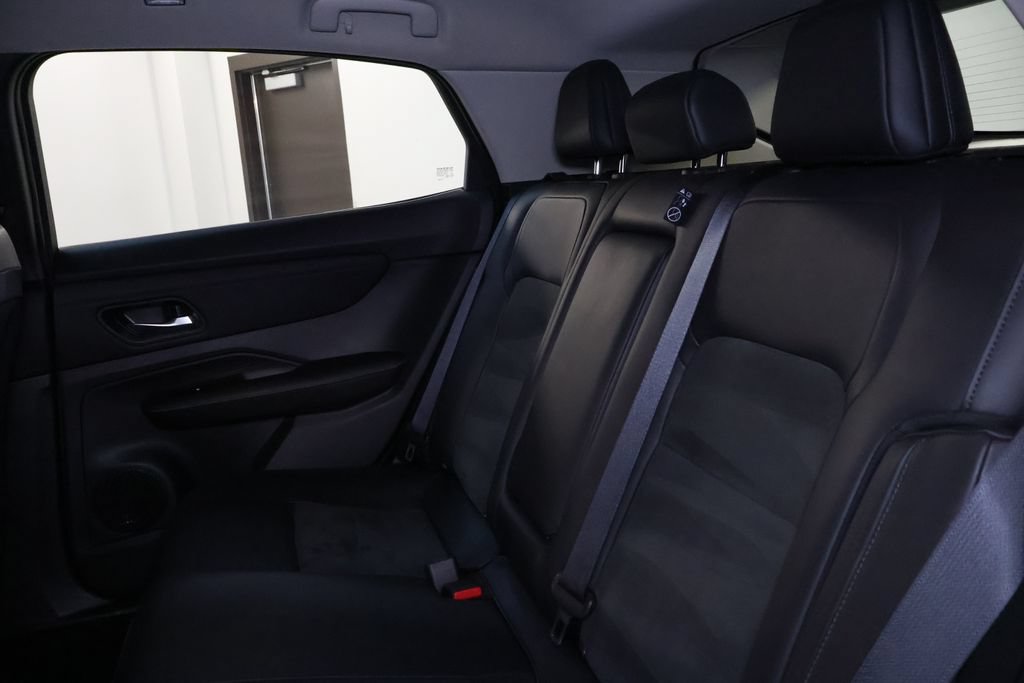 Used 2024 Nissan Ariya AWD image 15