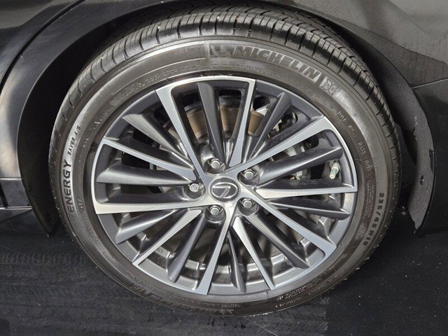 Certified 2023 Lexus ES 300h w/ Premium Package image 11