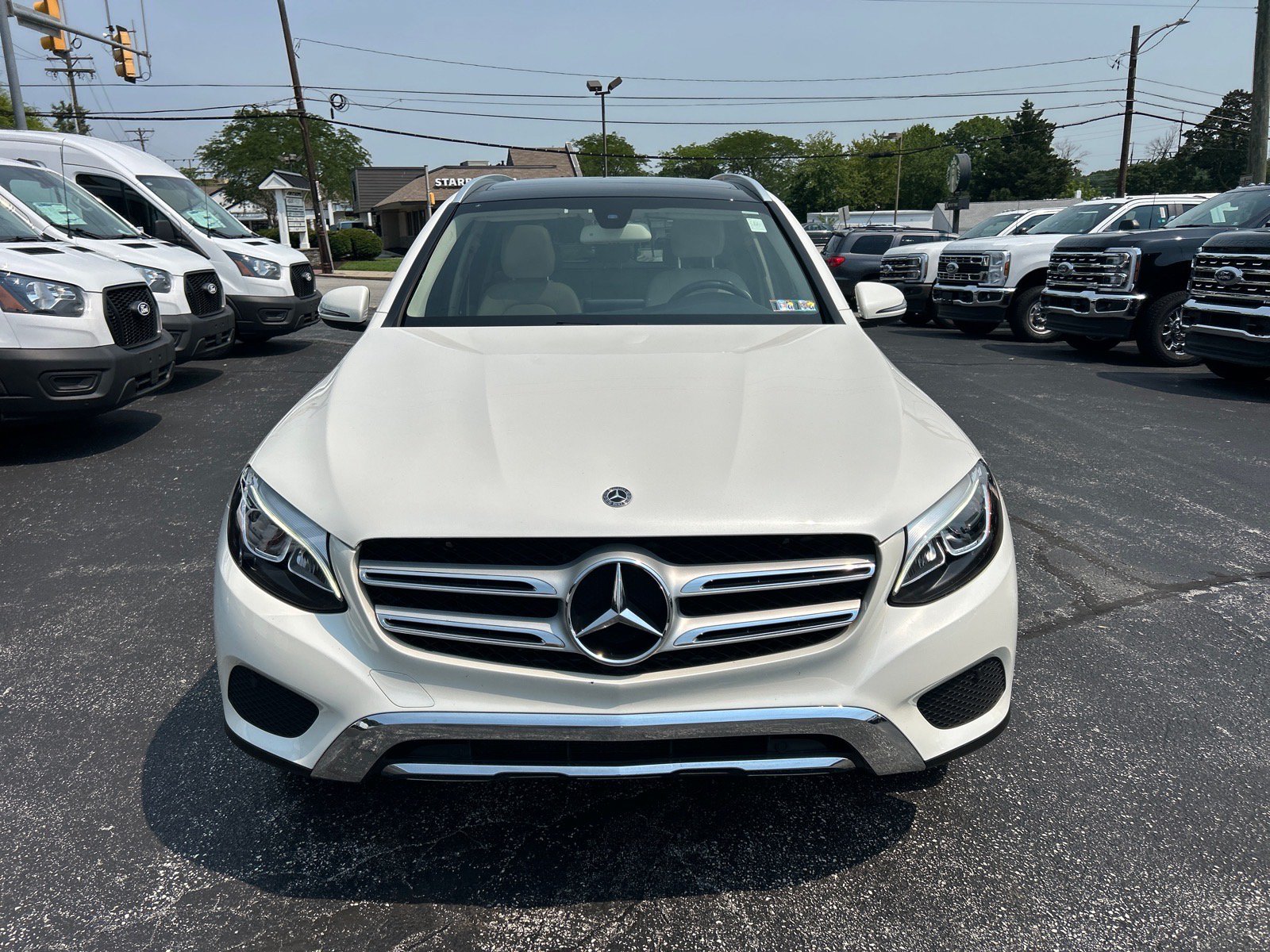 Used 2018 Mercedes-Benz GLC 300 4MATIC image 2