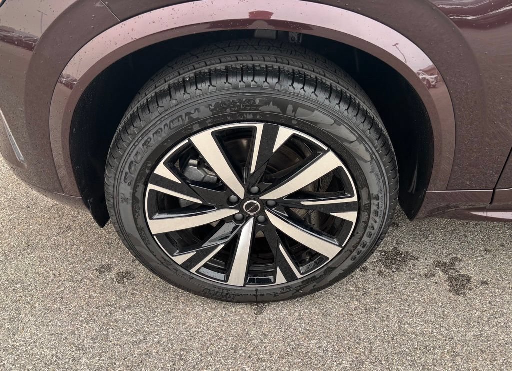 New 2026 Volvo XC90 B5 Core w/ Protection Package Premier AWD/4WD image 9