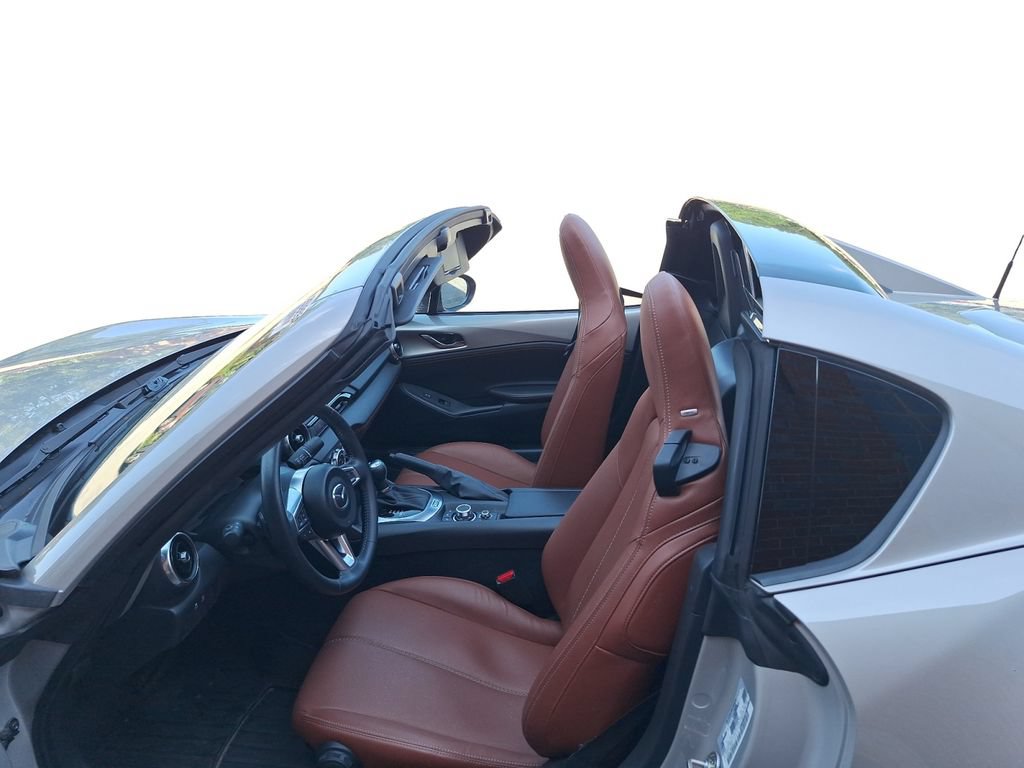 Used 2022 MAZDA MX-5 Miata RF Grand Touring RWD image 12