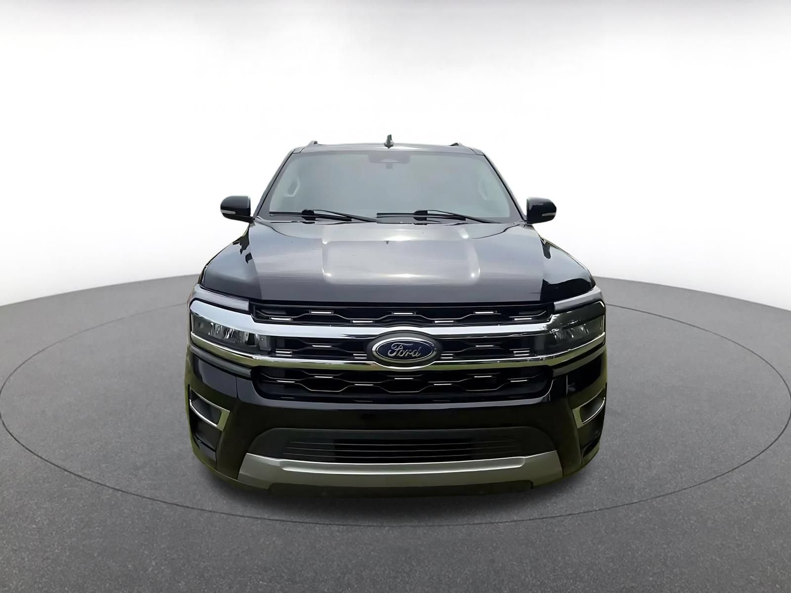 Used 2024 Ford Expedition Limited RWD image 4