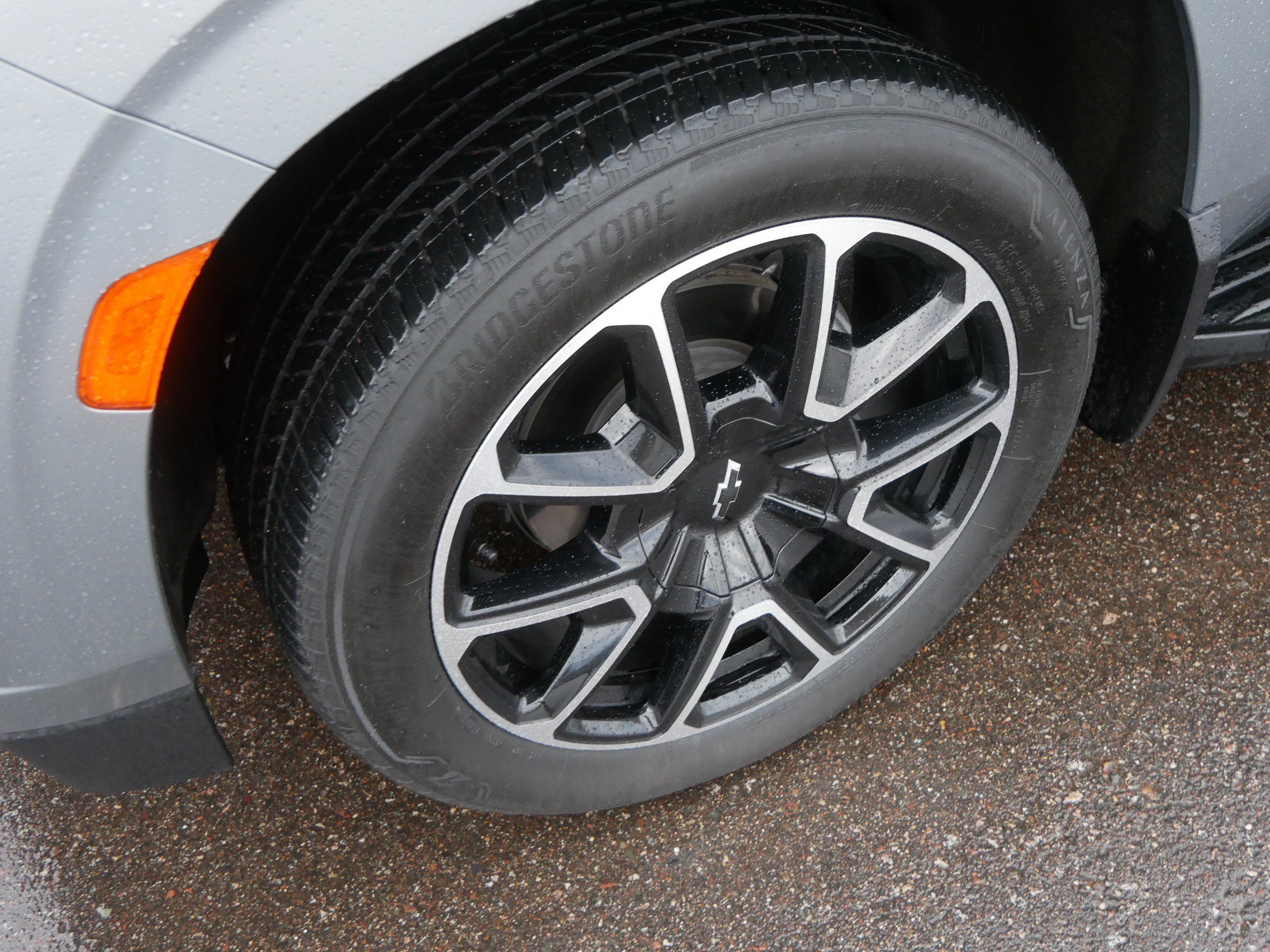 Used 2023 Chevrolet Suburban RST w/ Sport Performance Package image 16