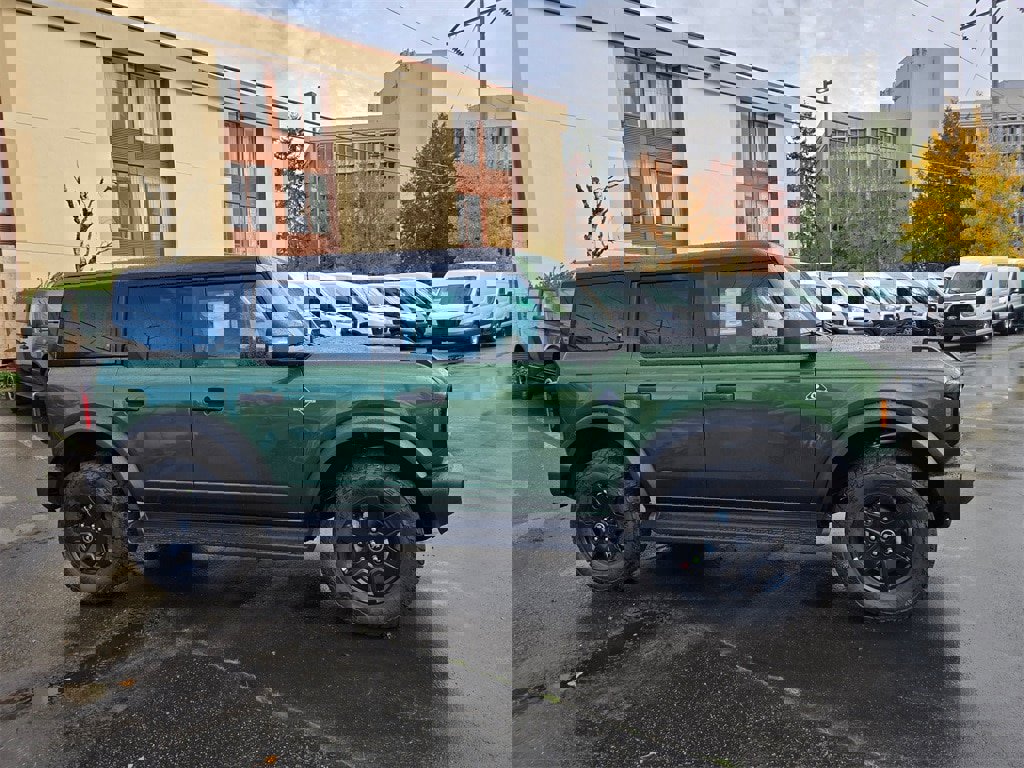 New 2025 Ford Bronco Outer Banks image 4