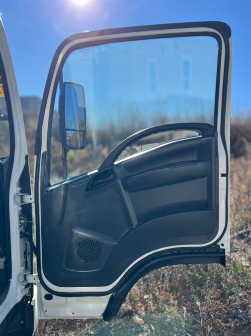 Used 2024 Isuzu NPR image 18