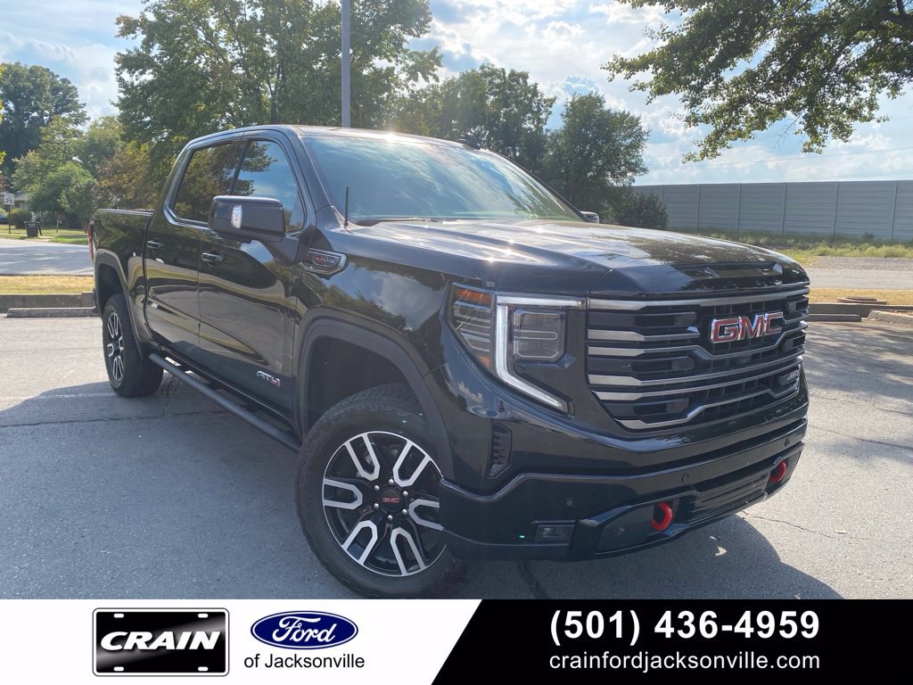 Used 2025 GMC Sierra 1500 AT4 w/ Technology Package AWD/4WD image 1