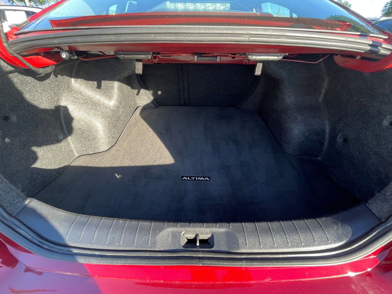 Used 2025 Nissan Altima 2.5 SV image 31