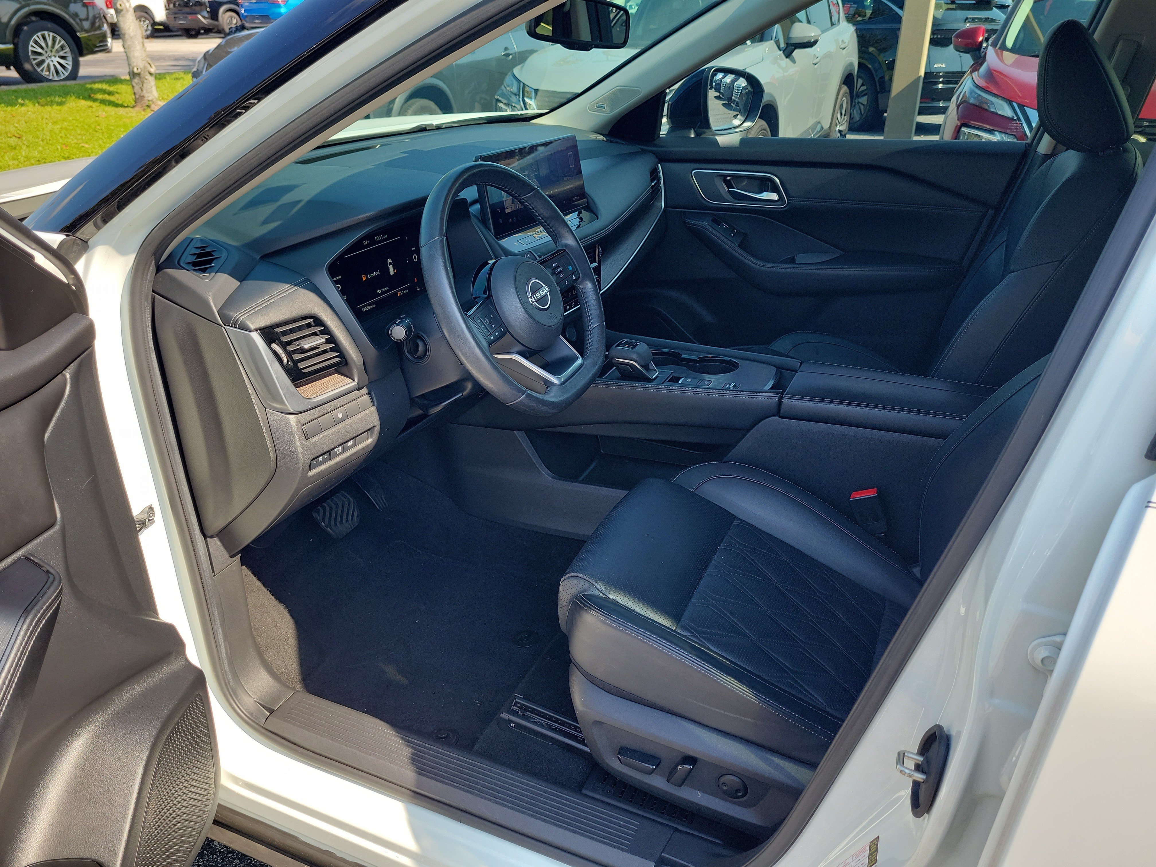 Certified 2024 Nissan Rogue Platinum FWD image 12