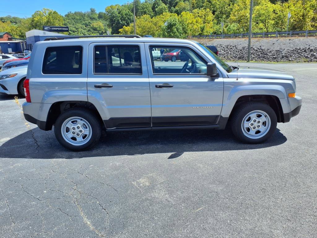 Used 2015 Jeep Patriot Sport image 6