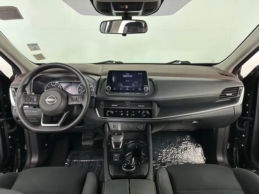 Used 2023 Nissan Rogue S image 5