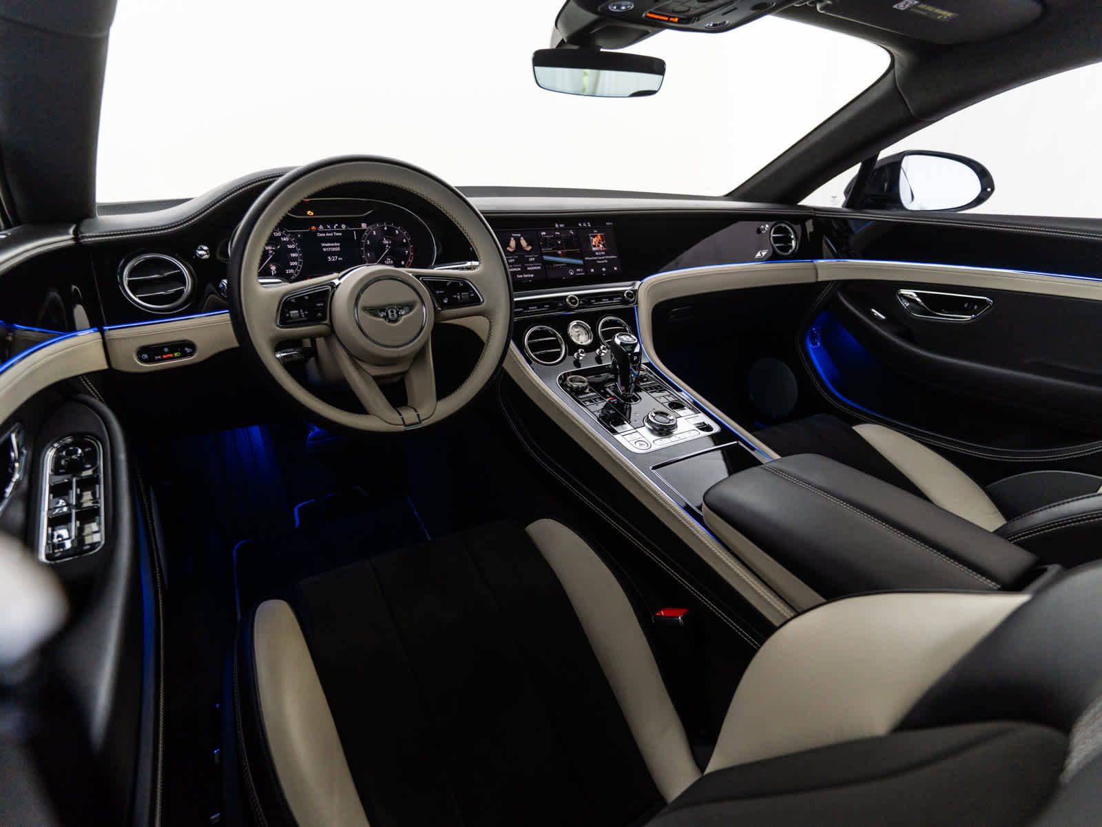 Used 2023 Bentley Continental GT S image 32