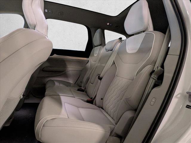 New 2025 Volvo EX90 Plus w/ Protection Package Premier image 17