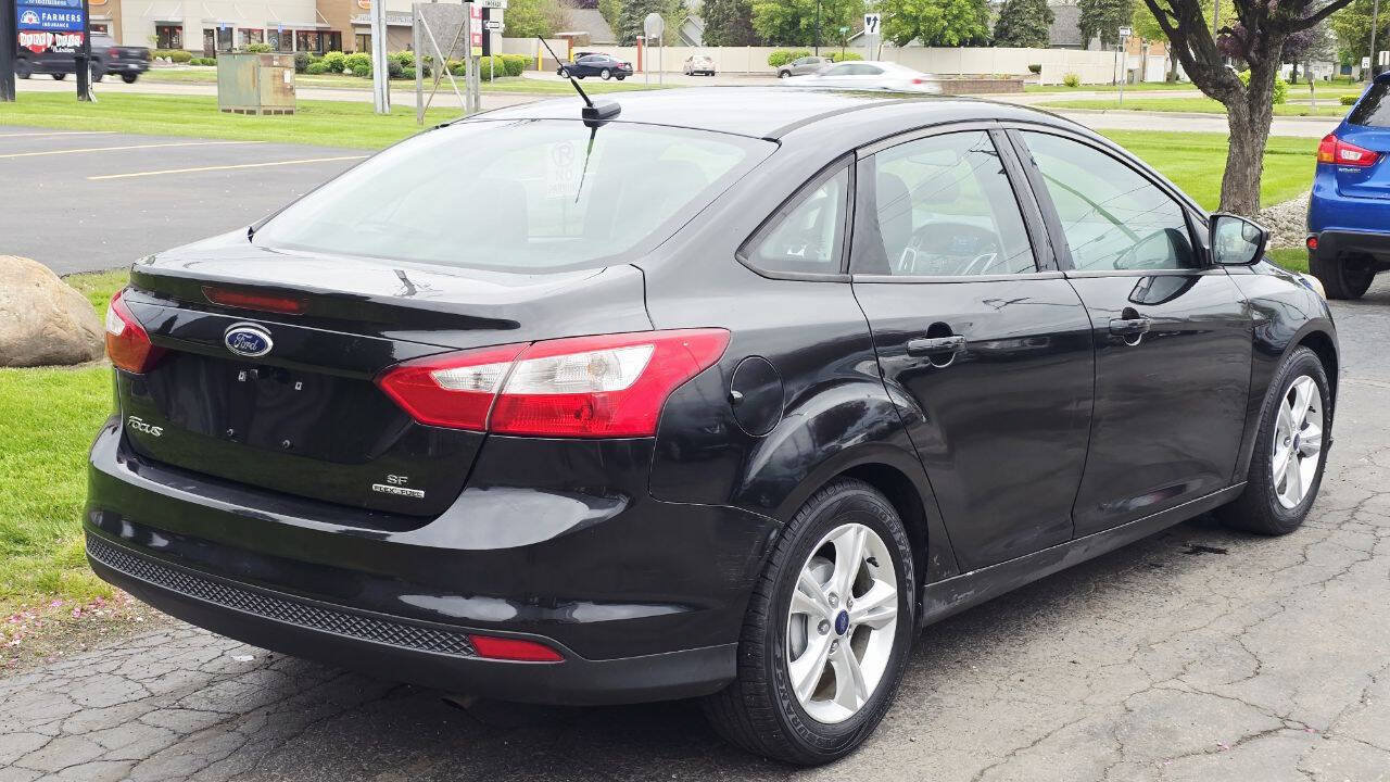 Used 2014 Ford Focus SE w/ SE Winter Package FWD image 6