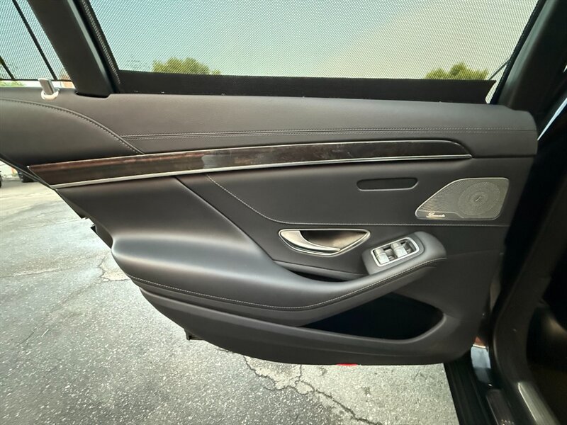 Used 2018 Mercedes-Benz S 450 Sedan image 28