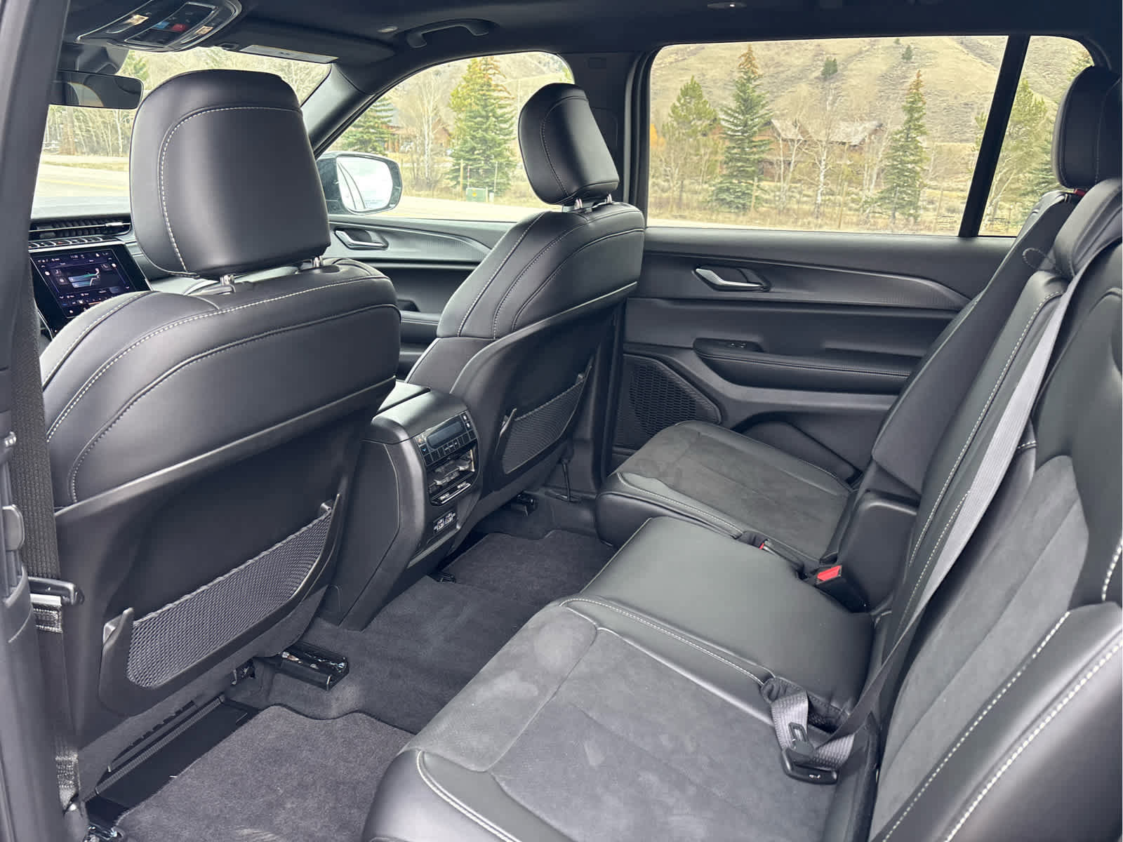 New 2025 Jeep Grand Cherokee L Altitude image 21