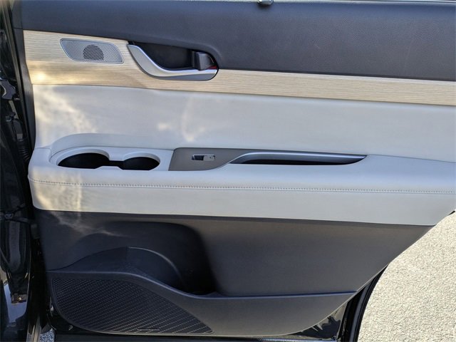 Used 2023 Hyundai Palisade Limited w/ Cargo Package image 37