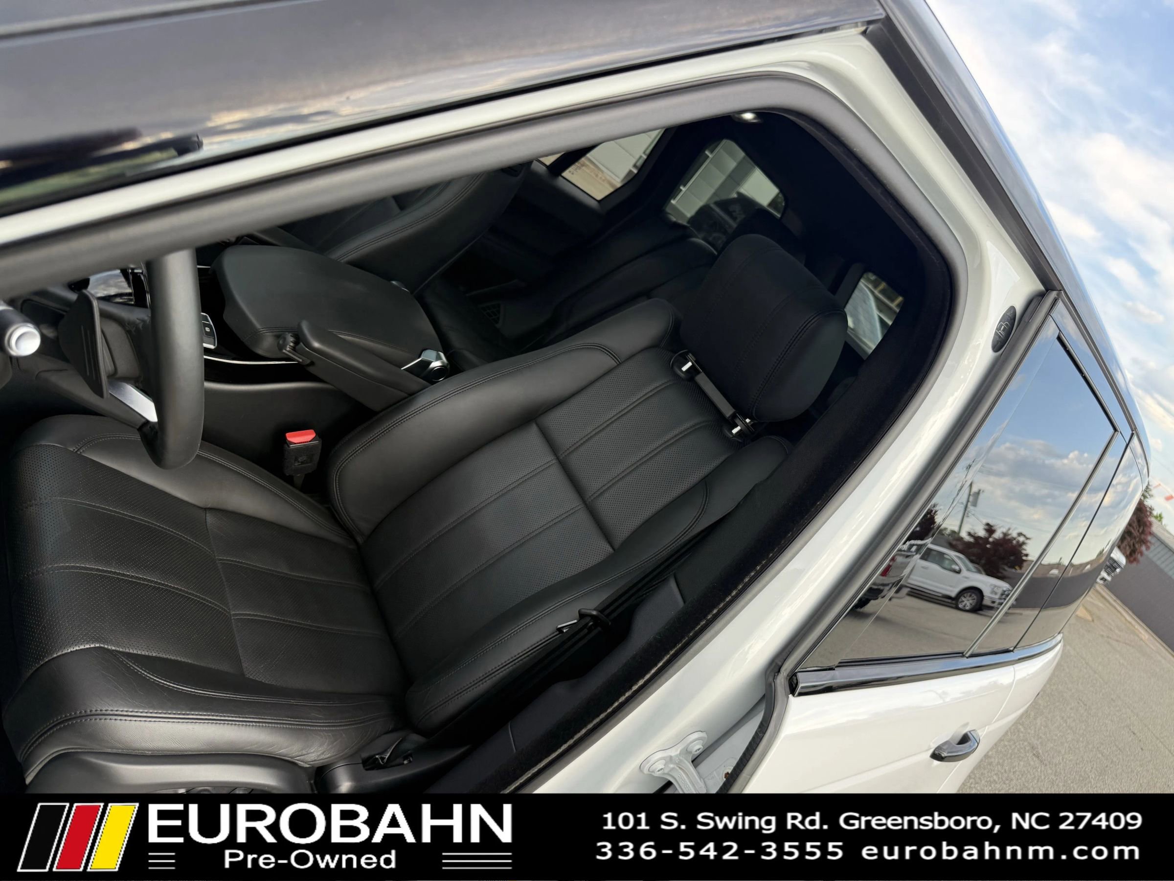 Used 2017 Land Rover Range Rover HSE AWD/4WD image 8